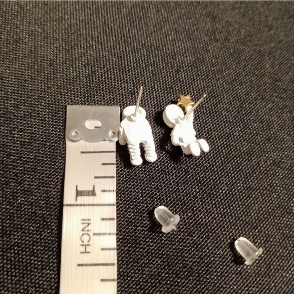 Cute Astronaut Stud Earrings - Picture 5 of 5
